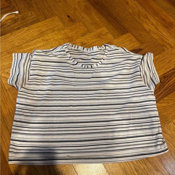Lululemon Athletica Black and White Crop Top - Picture 1 of 2